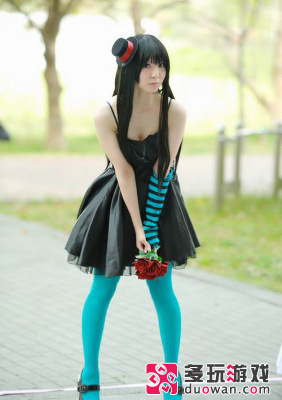 《轻音少女》轻音部贝斯手秋山澪cos