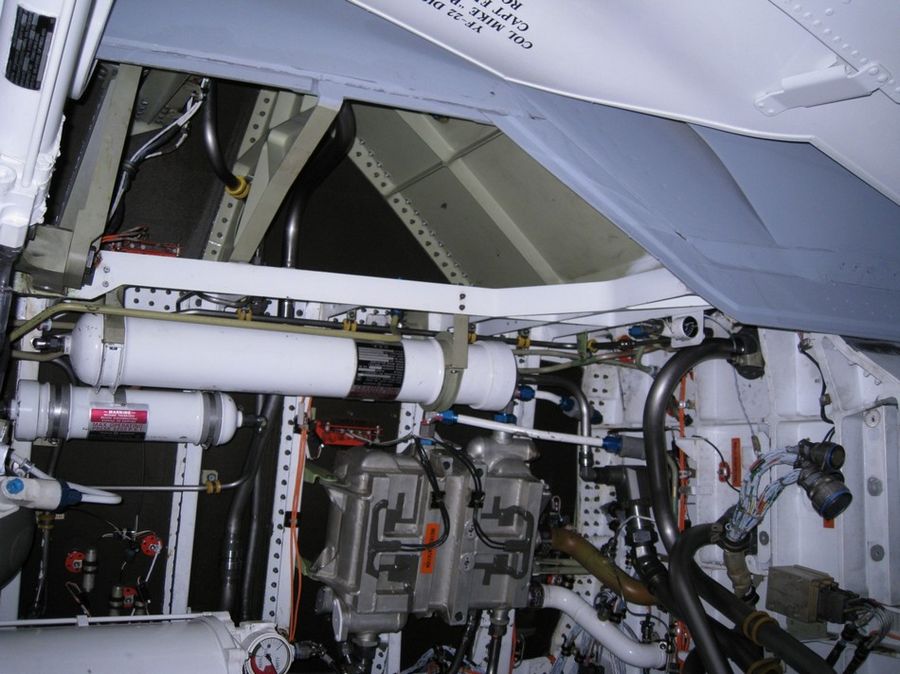 美YF-22战斗机二元矢量喷管大量细节图曝光