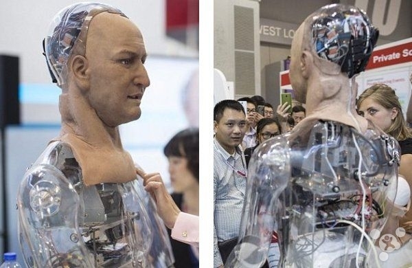 这个仿生机器人的表情亮瞎了