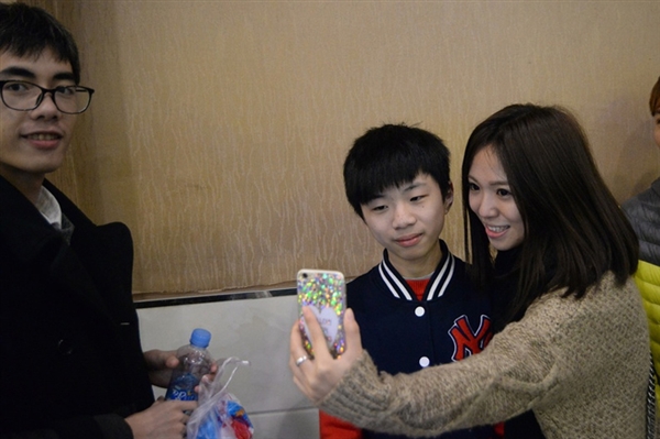 lol微笑_lol微笑收入(3)