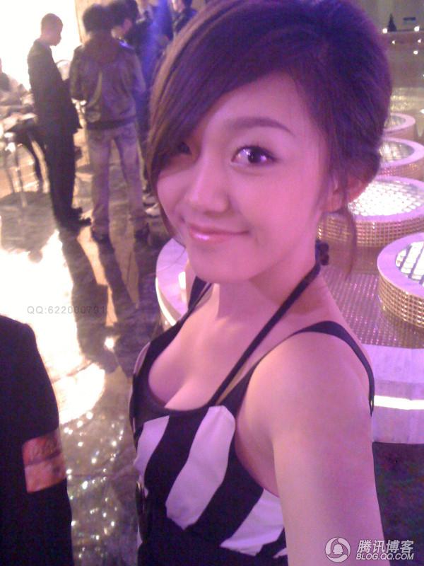 漂亮<em>女生</em>为何都爱玩<em>自拍</em>?【组图】_金羊文教