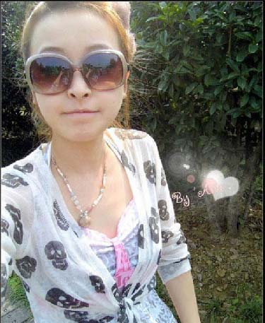 上海90后<em>女大学生</em>