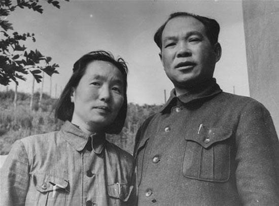 1959年中央高层领导夫人们合影