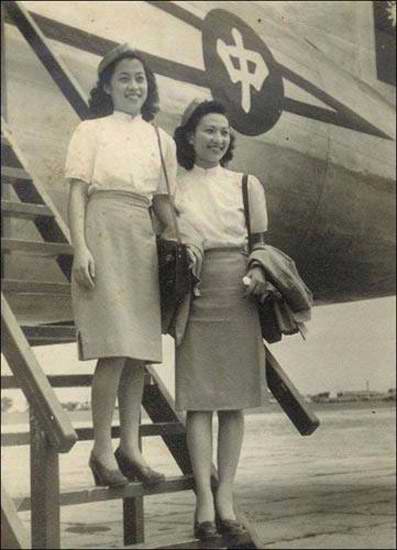 当时,中航和央航的空姐加起来也就几十人,空姐工作也算是很正规了,像C—200这样的大型客机已经有两名空姐服务,一般的飞机还只有一名空姐服务。