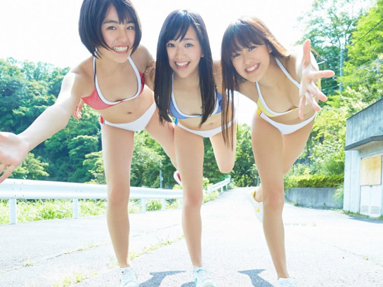 大学生拍女鬼毕业照图片