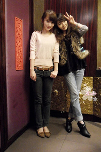 QQ<em>校园论坛</em>:80后一对超人气<em>姐妹</em>花PK重庆最