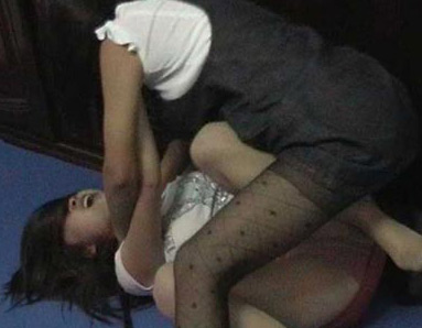 组图:校园女生千奇百怪的走光大全