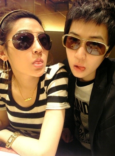 组图:<em>90后</em>女生们的爱+<em>les</em>舞台一样精彩