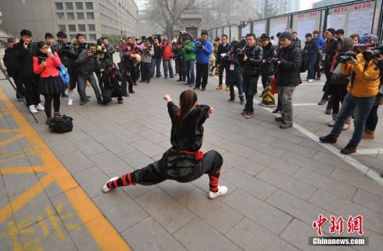 北影初试八成被淘汰 落榜<em>女生</em>秀<em>功夫</em>表示抗议