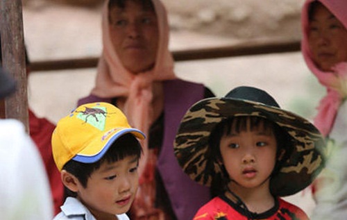 费曼独自搬瓜提重筐! 多多喜极而泣得乖乖?