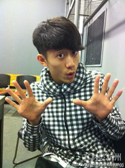 费曼独自搬瓜提重筐! 多多喜极而泣得乖乖?