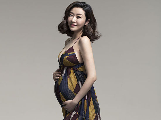  准靓妈熊黛林幸福晒孕照