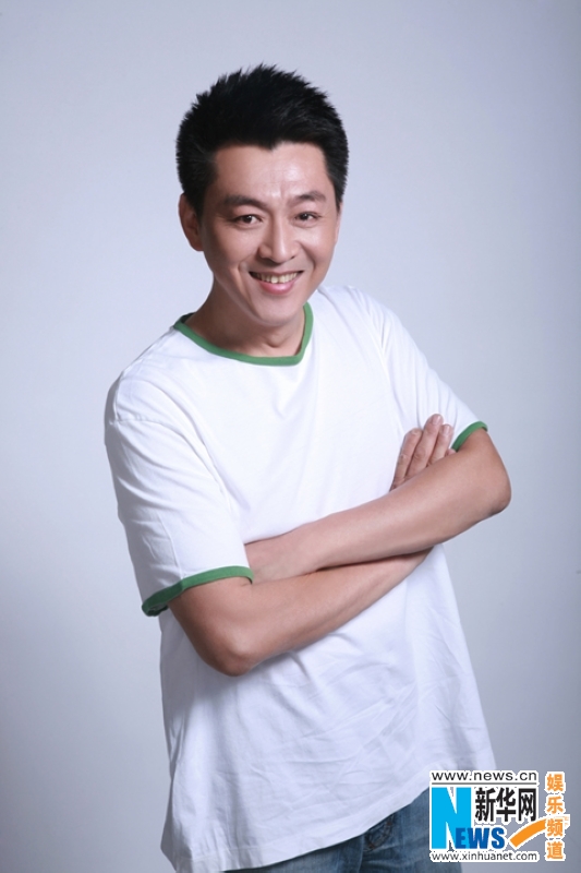 "金钟视帝"庹宗华休闲写真曝光 男人四十魅力有加