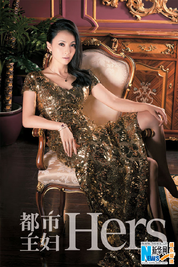 组图:小陶虹变时尚主妇登封面演绎百变女王魅力