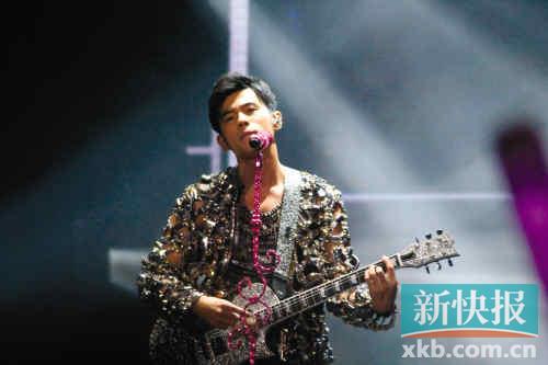 \魔天伦\世界巡回演唱会揭幕