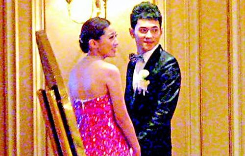 <em>主持人李晨</em>今喜得爱子 妻子为高中时代<em>女友</em> - 