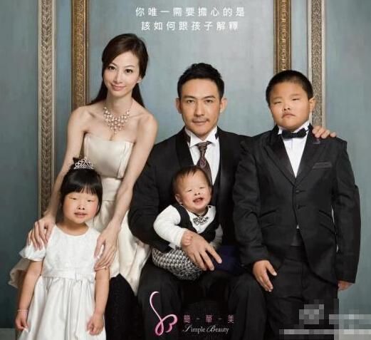 某整容广告图