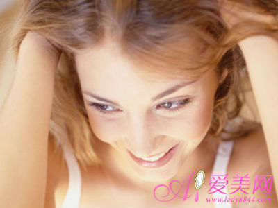 波霸嫩模松果儿图片