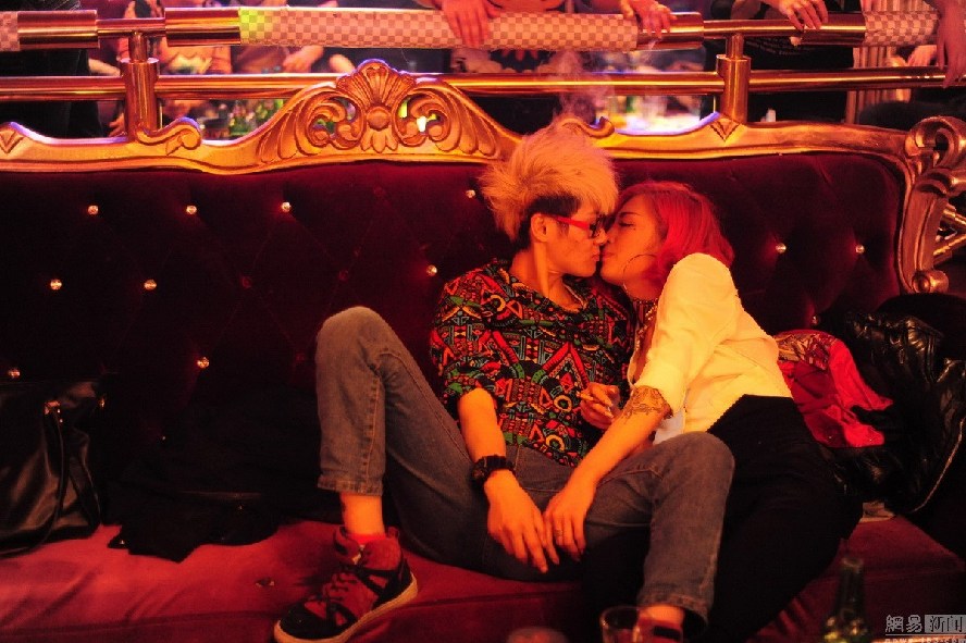 实拍<em>女同性恋</em>的<em>爱情故事</em> - 金羊网