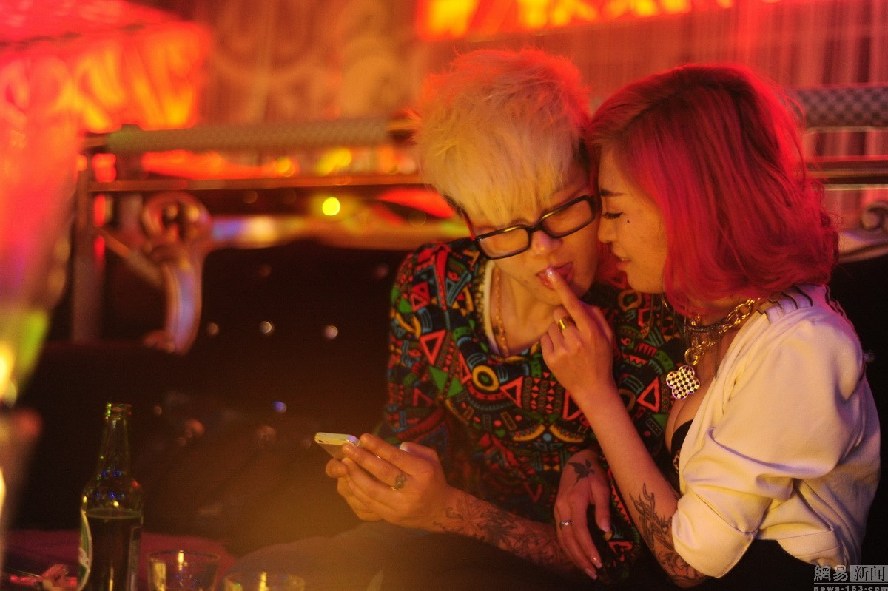 实拍<em>女同性恋</em>的<em>爱情故事</em> - 金羊网