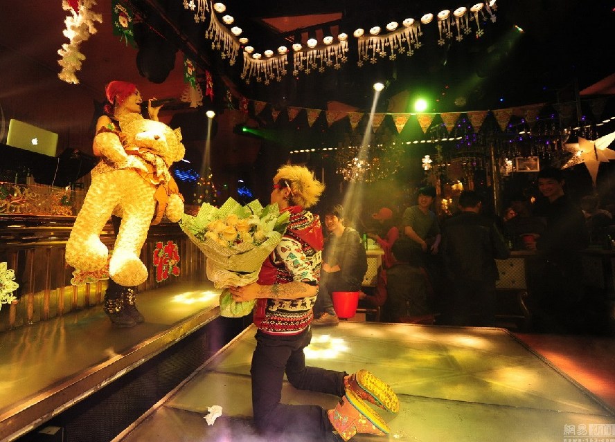 实拍<em>女同性恋</em>的<em>爱情故事</em> - 金羊网