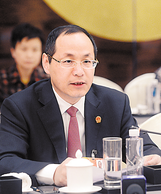 波霸嫩模松果儿图片