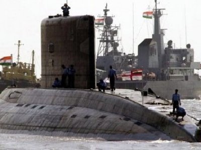 印度潜水艇发生爆炸 在孟买海军基地沉没