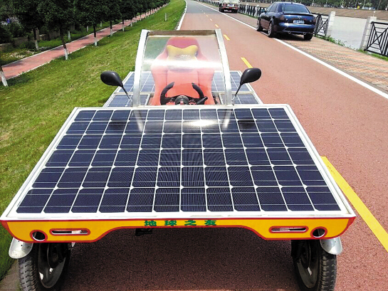  佛山初中学历农民老板自制太阳能概念车 能爬阶梯
