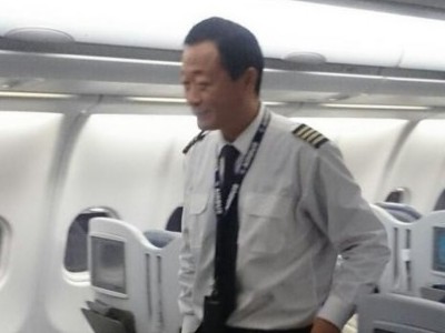  南航客机引擎起火成功迫降 机长淡定播报获赞(图)