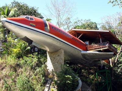  哥斯达黎加打造机舱酒店 坐落于丛林之巅