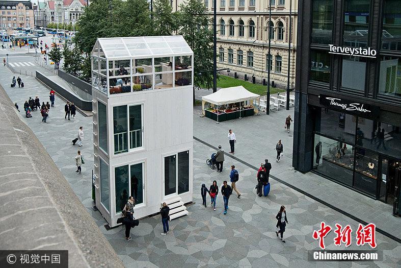 芬兰现“长棍”屋 三层楼占地仅为汽车大小