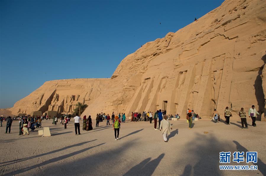 日光节奇迹闪耀埃及阿布·辛拜勒神庙