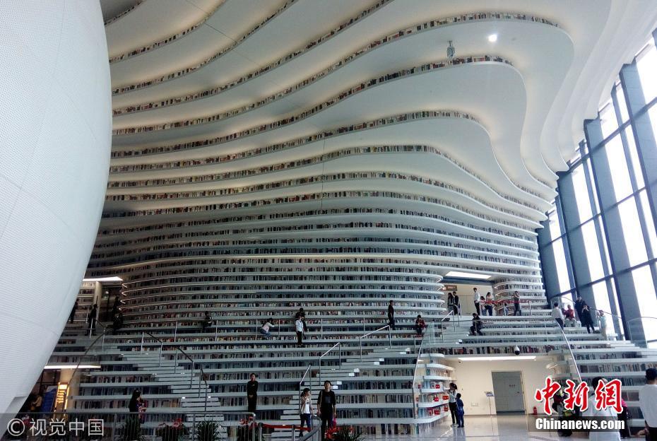 天津滨海现高颜值图书馆 内部设计极具“科幻感”
