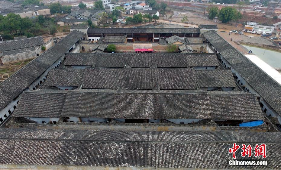 航拍“中国围屋之乡”江西龙南关西新围