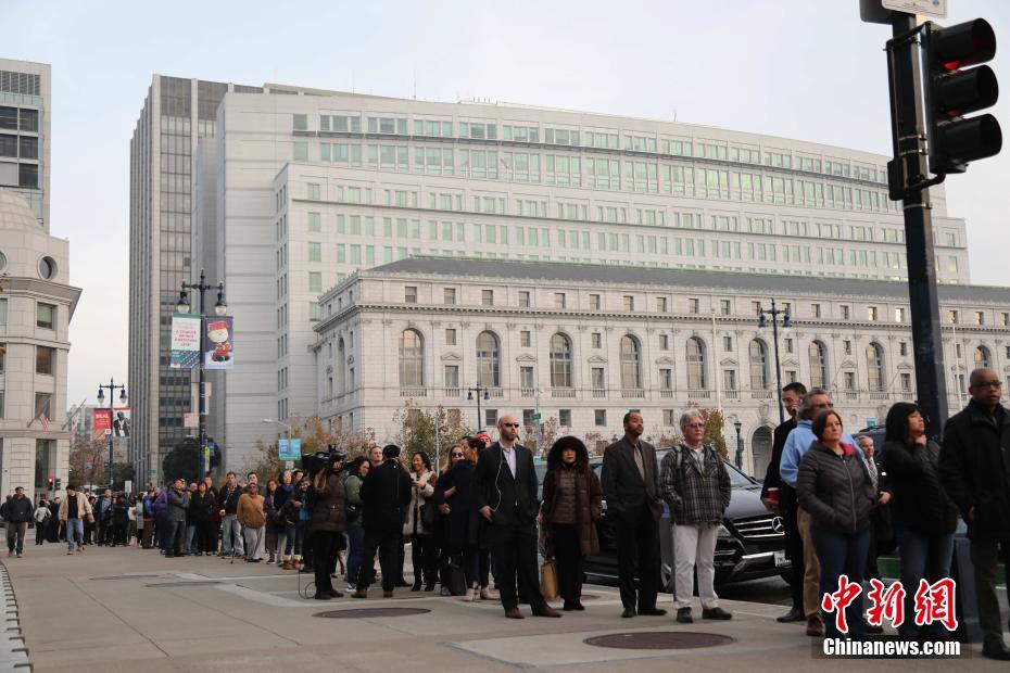 美国旧金山为首位华裔市长李孟贤举行遗体告别仪式