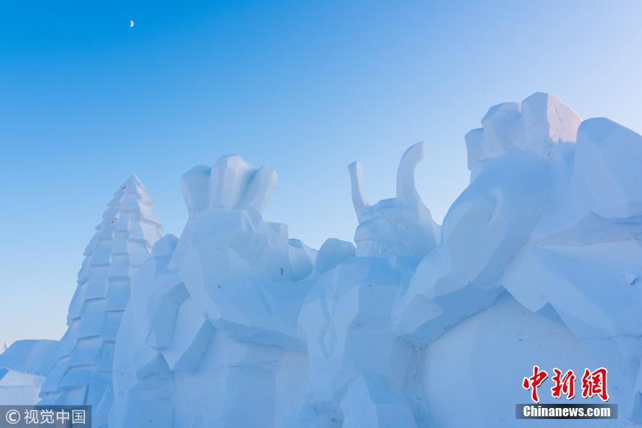 哈尔滨冰雪大世界修建“王者荣耀”主题景区
