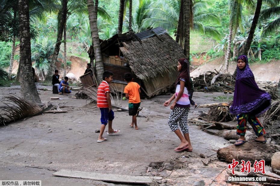 台风“天秤”重创菲律宾 洪灾泥石流过后满目疮痍
