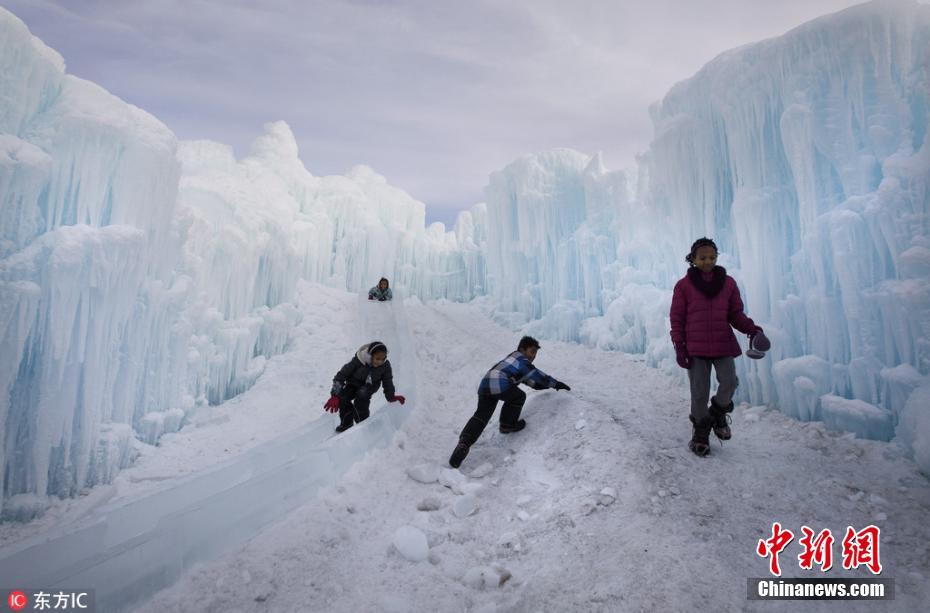 加拿大埃德蒙顿冰雪城堡 来一场现实版“冰雪奇缘”