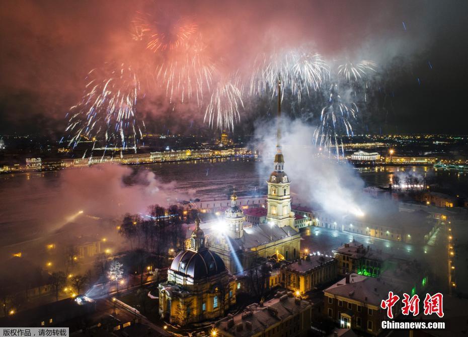 俄罗斯举行活动纪念列宁格勒保卫战胜利74周年