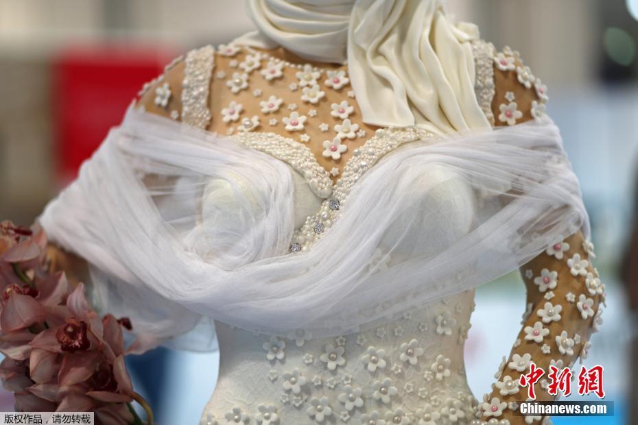 迪拜展出巧克力钻石新娘蛋糕 价值百万美元