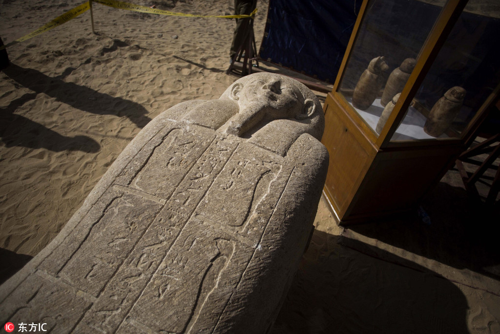 埃及开罗南部发现大型墓地 距今3000年现众多宝藏【3】