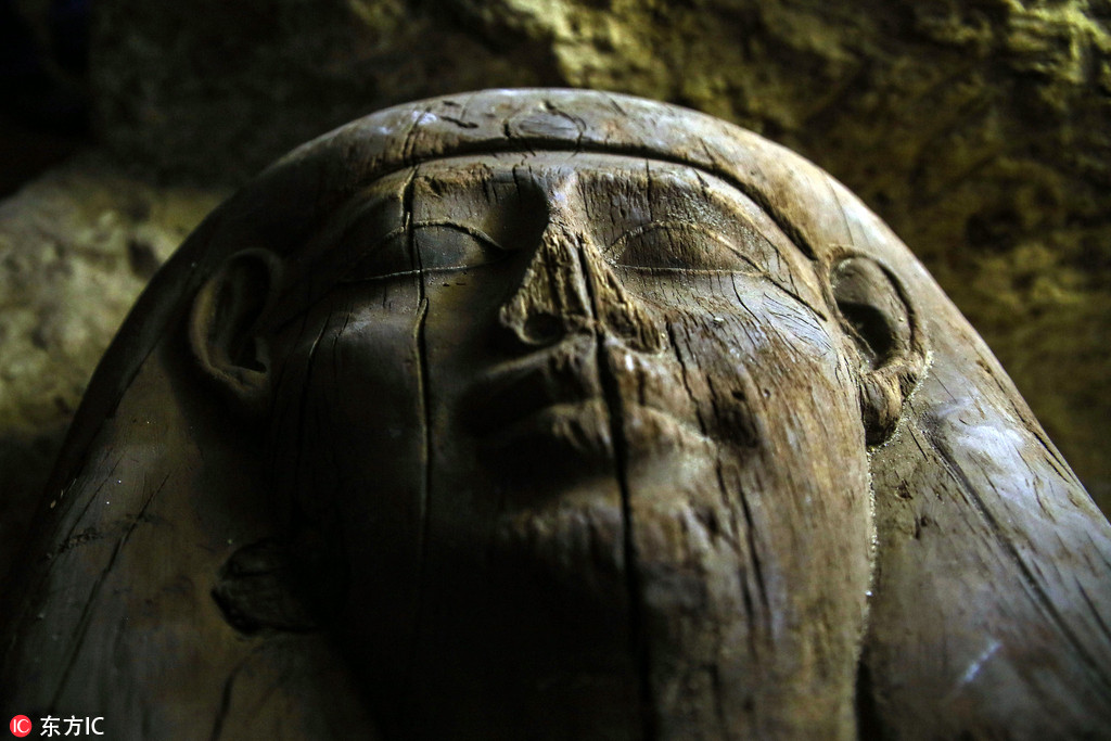 埃及开罗南部发现大型墓地 距今3000年现众多宝藏【5】