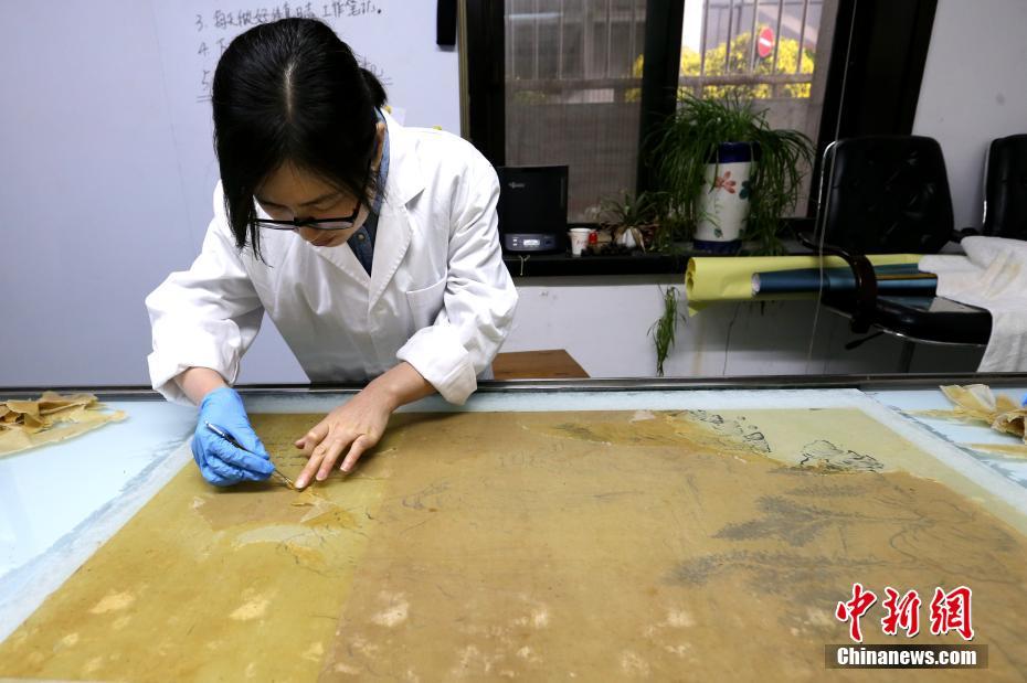 陕西历史博物馆的“文物医生” 对症下药呵护珍贵文物
