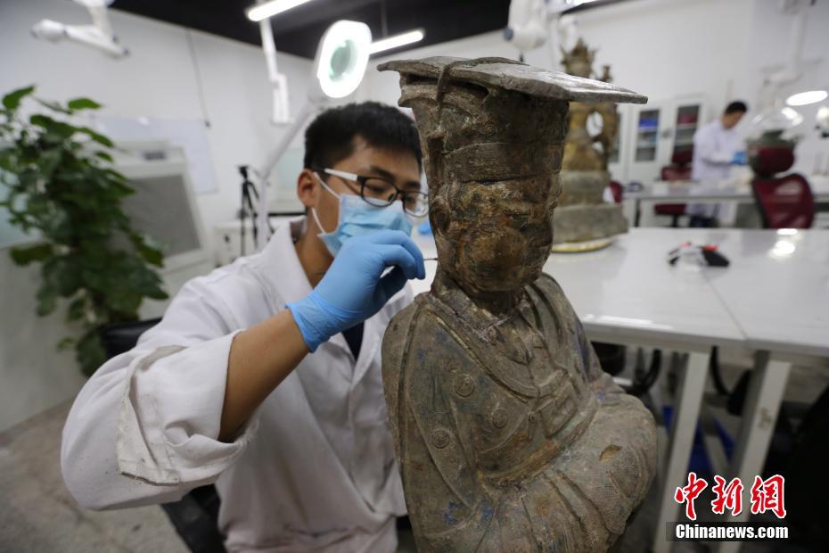 陕西历史博物馆的“文物医生” 对症下药呵护珍贵文物