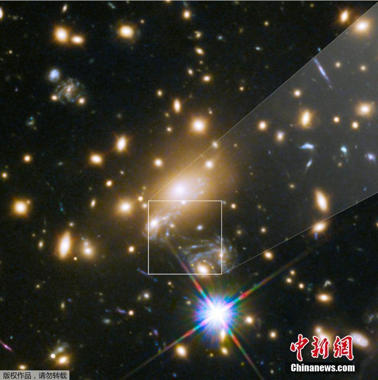 哈勃望远镜拍到50亿光年外恒星