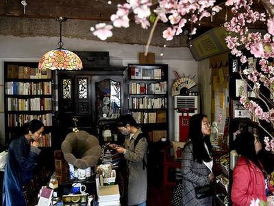  荒岛书店，“创旧”老青岛文化