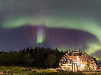 挪威夫妻自建生态圆顶屋 回归自然与北极光为伴