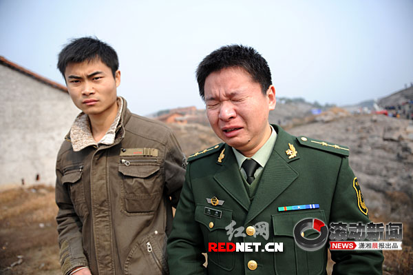 湖南一鞭炮厂连环爆炸现场救援全程 - 金羊网-