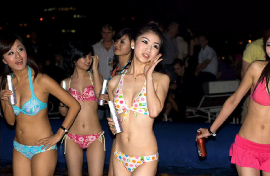 实拍狂野夜店性感美女热舞(组图)--金羊网