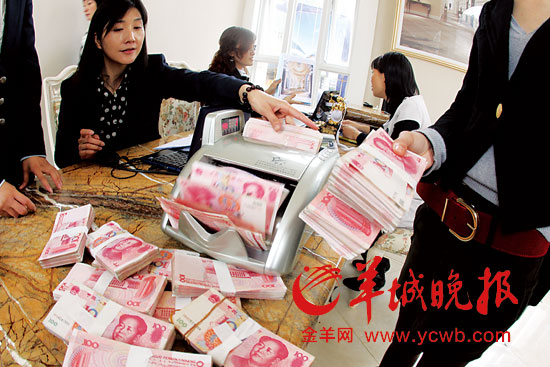 千人应聘珠海女中十多教职 应试教书匠 被拒